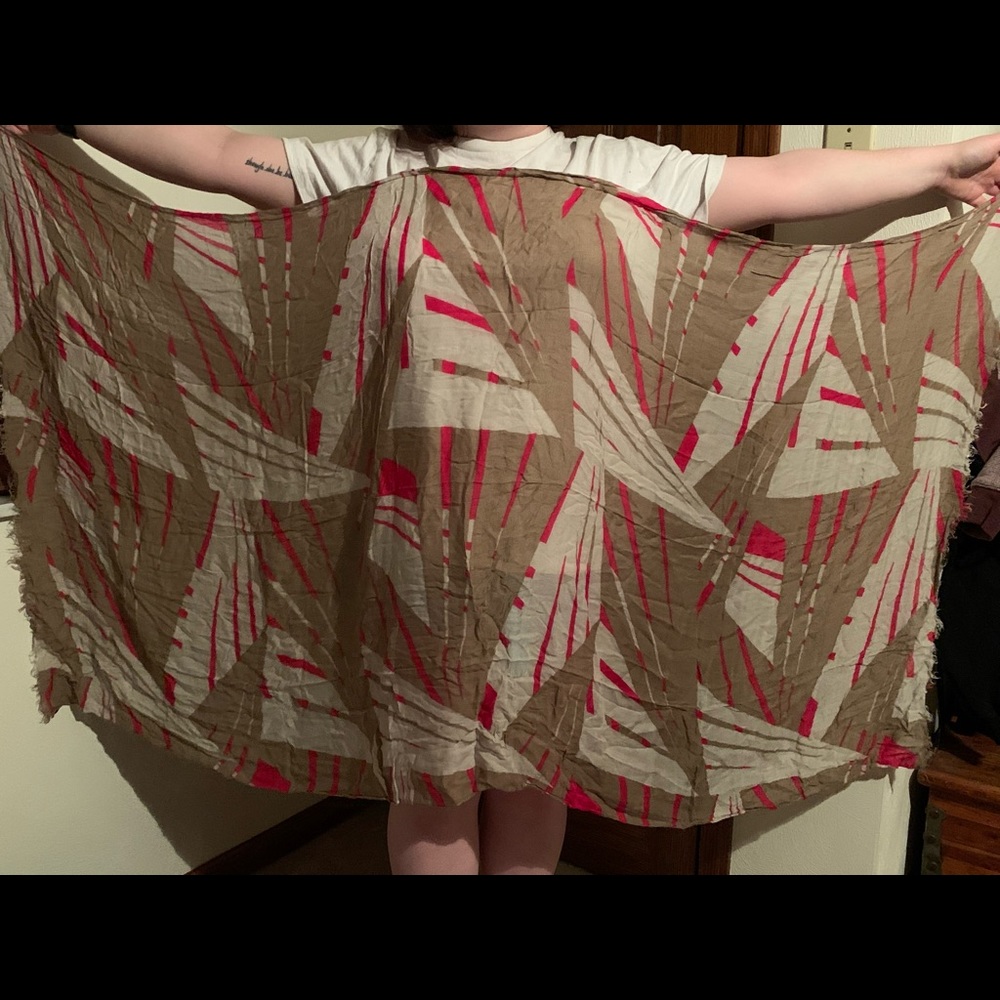 scarf FINAL MARKDOWN - Picture 4 of 4
